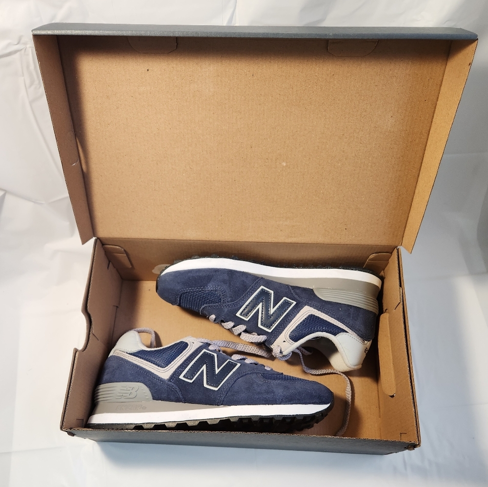 NIB New Balance Sneakers 574 Core WL574EVN